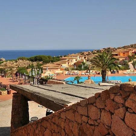 Calarossa Village Θέρετρο