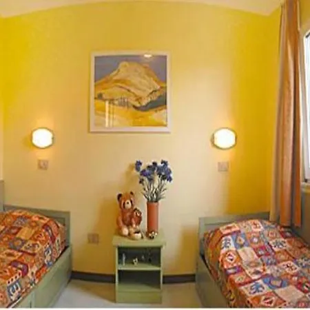 Θέρετρο Calarossa Village 2*