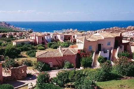 Calarossa Village Θέρετρο