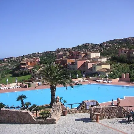 Calarossa Village